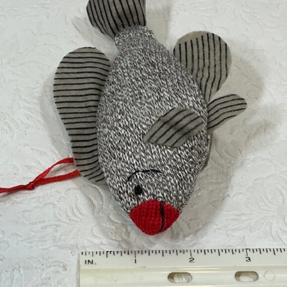 Stuffed Fish Plush Christmas Holiday Décor Hanging Ornament 5.5"x4" - Picture 10 of 11